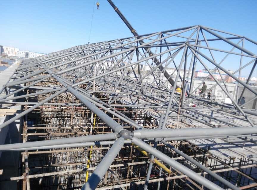 古交商贸城屋顶网架工程